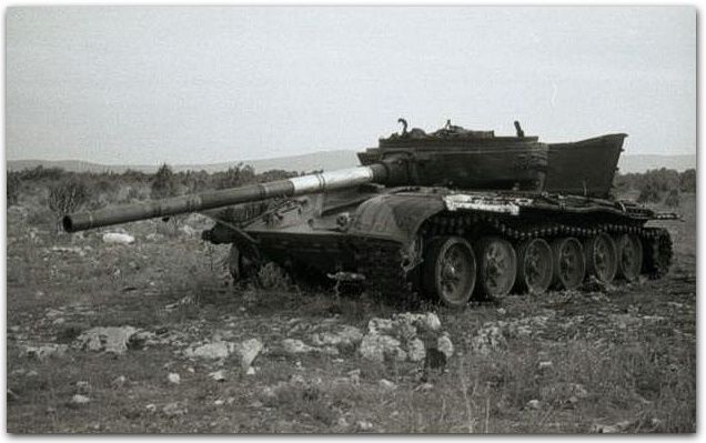 Tenk M-84 verovatno unisten u okolini Knina avgusta 1995.godine