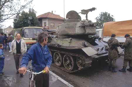 t34-8.jpg (19821 bytes)
